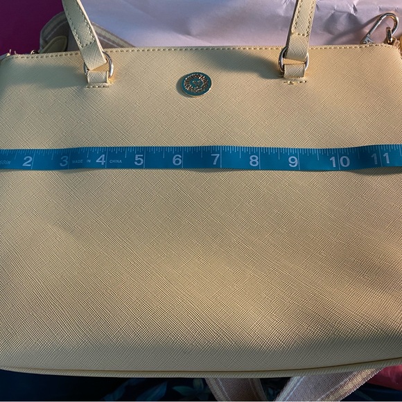 Anne Klein Butter Cream Yellow Purse w/shoulder strap - Picture 16 of 16